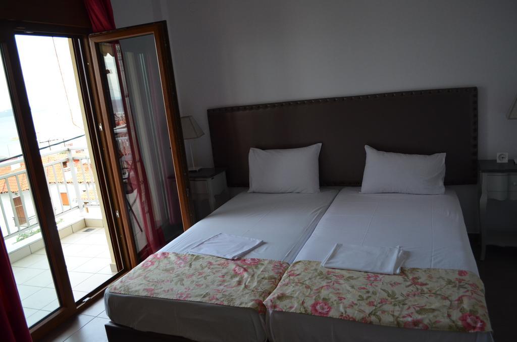 Emmeleia Accommodation By Maria Riga Ouranoupoli Bagian luar foto